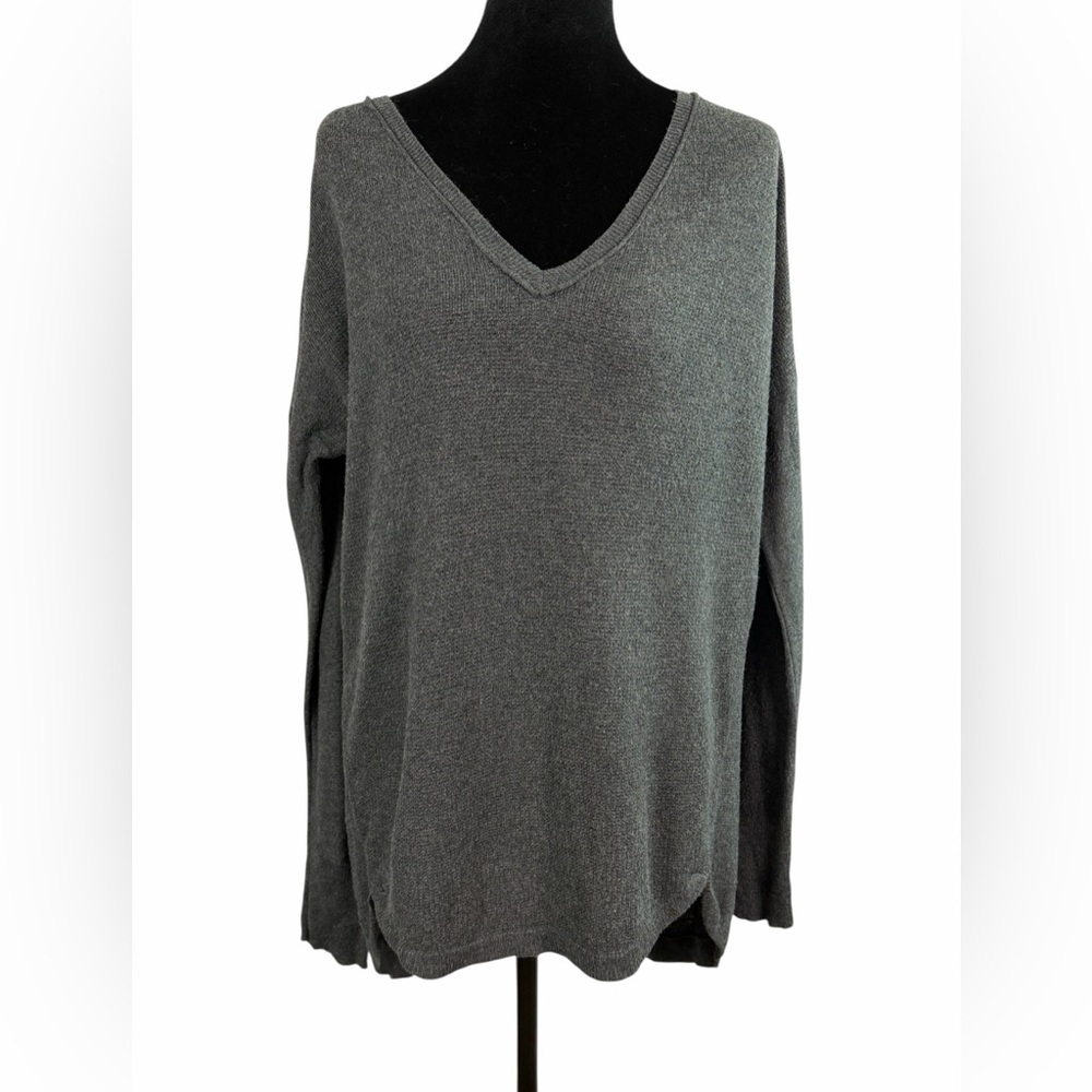 Massimo Gray Women's V-Neck Sweater in Charcoal Gray Size L Minimalsist